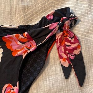 Womans floral Victoria’s Secret bathing suit bottom size large